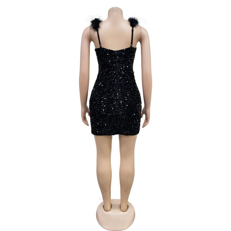 Abito da donna con gonna corta senza maniche in paillettes tinta unita con piume_voghion.com