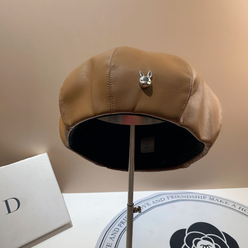 Autumn and Winter New Leather Beret Korean Edition Sweet Cool Rabbit PU Painter's Fashionable Age reducing Versatile_voghion.com