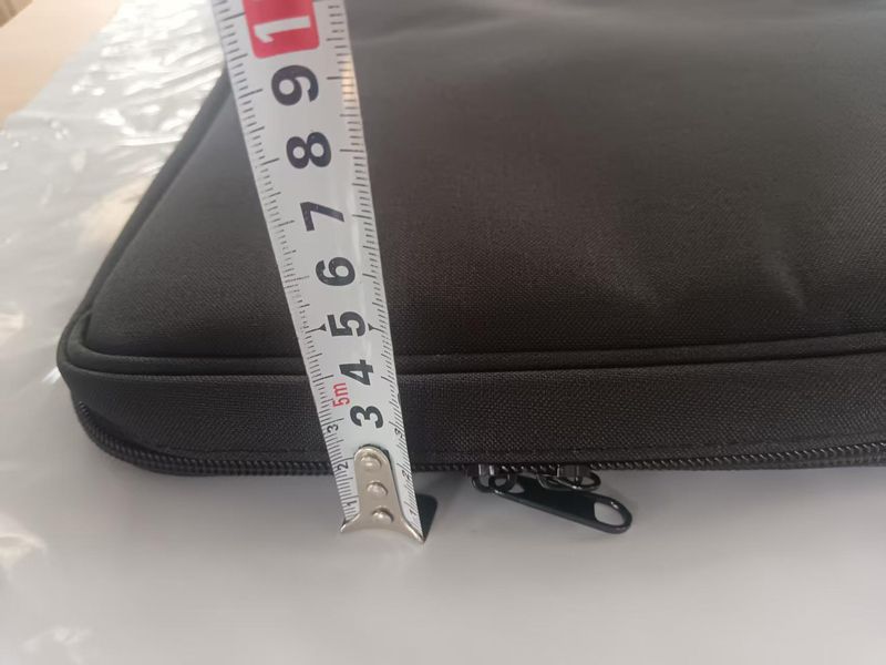 Universeller Sonnenschutz und Sichtschutz für Laptops – leichtes, blendfreies Oxford-Gewebe für 14- und 16-Zoll-Laptops (schwarz)_voghion.com