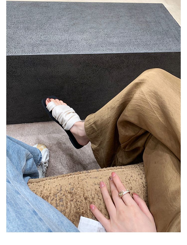 Women's Shoes Niche Design Slippers For Women To Wear As Outerwear Summer Pleated Pile Beach Flat Toe Sandals_voghion.com