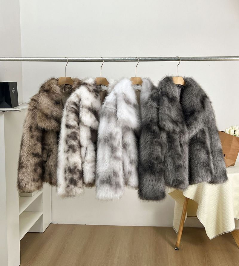 Damenbekleidung Beliebte Kunstpelz Großes Revers Damenoberteile Großes Fell Warmes Temperament Prominenter Lockerer Mantel_voghion.com