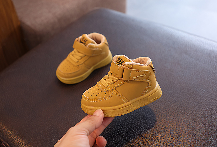 Girls' and Boys' 2024 Autumn New Board Soft Sole Small White Shoes Breathable Mid Top Velcro Casual Sports Shoe Trend_voghion.com