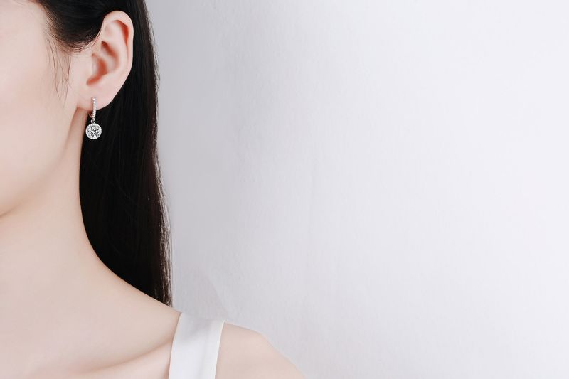 Runde Creolen aus Sterlingsilber mit Moissanit – vergoldeter Damenschmuck_voghion.com
