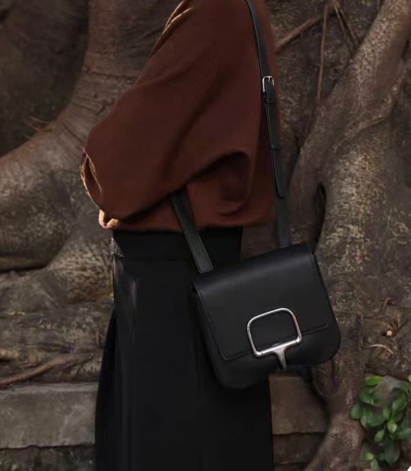 Echtes Leder Damen Schulter Mode Sattel Große Kapazität Vielseitige Crossbody Einzigartige Hüfttasche_voghion.com