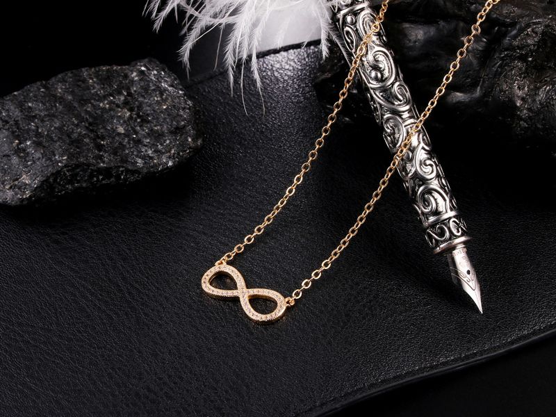 3-teiliges Schmuckset für Damen, elegantes Armband-, Ohrstecker- und Halskettenset mit Unendlichkeitssymbol und Zirkonia_voghion.com