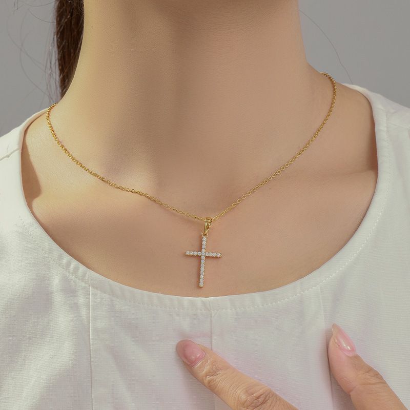 Xuping Yeni Moda Basit Yüksek Kaliteli Alaşımlı Elektroliz Altın Kaplama Zirkonyum Haç Kolye Ucu_voghion.com