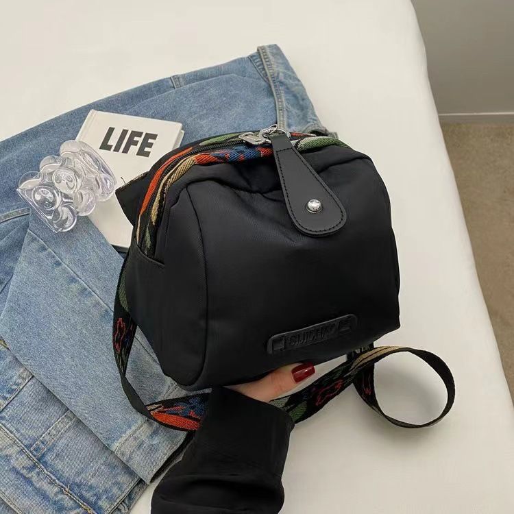 2025 Nova Bolsa Feminina de Ombro Crossbody Primavera Verão Casual Lona Versátil Oxford Pano Shell_voghion.com