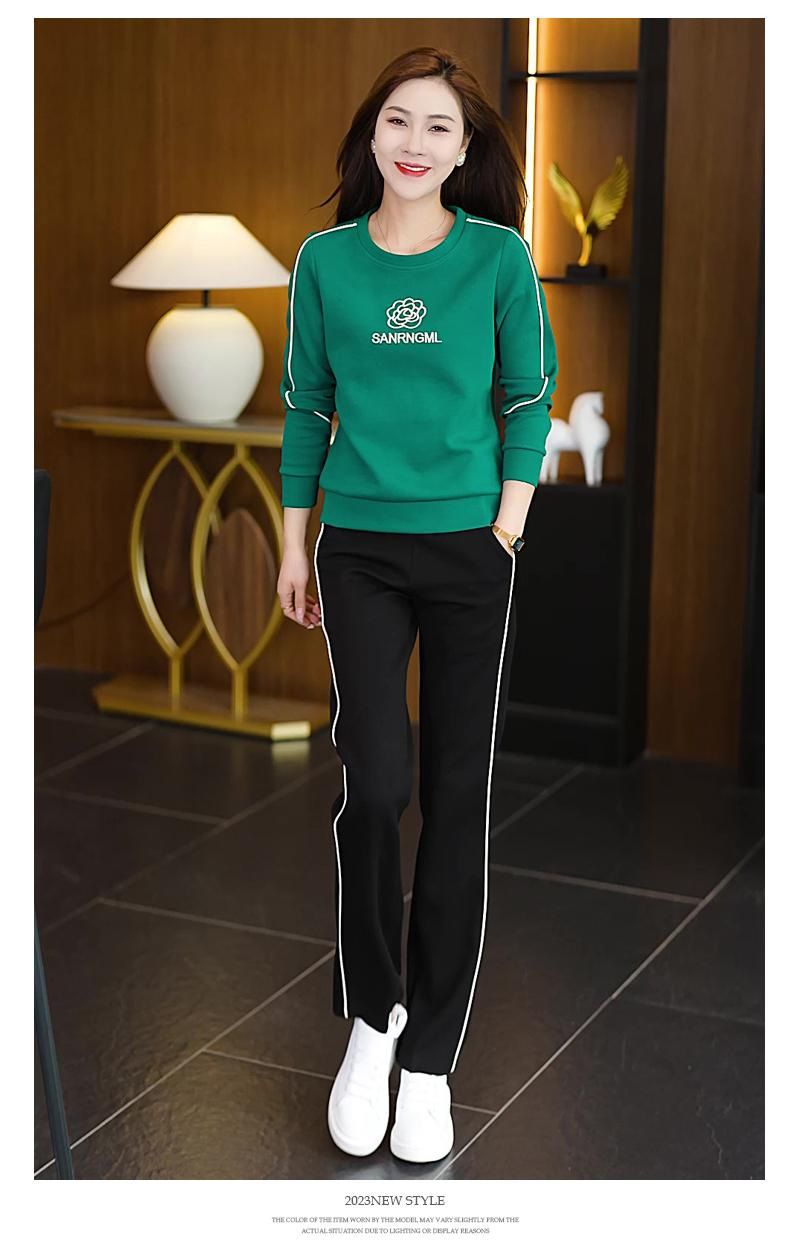 Completo tuta casual ed elegante da donna: felpa girocollo slim fit e pantaloni jogger, comodo e alla moda completo in due pezzi_voghion.com