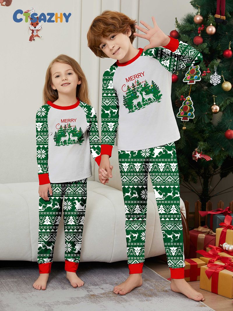 Festliches Weihnachts-Pyjama-Set für die ganze Familie – weiche, grüne Nachtwäsche mit Baum- und Buchstabendruck für Erwachsene, Kinder und Haustiere_voghion.com
