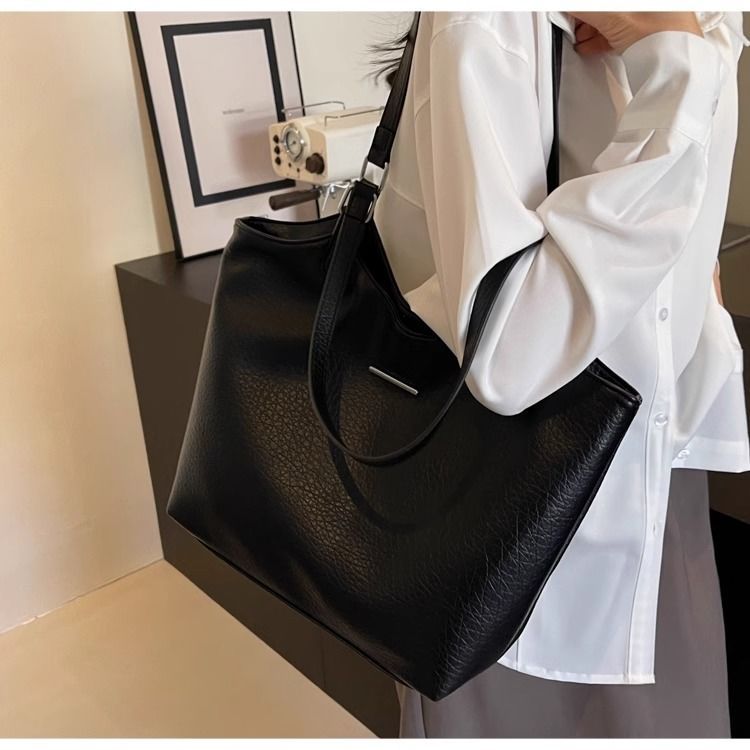 FOUR ONE Pendlertasche mit großem Fassungsvermögen für Damen, neue modische Unterarmtasche im koreanischen Stil mit einer Schulter, Handgriff in Hundert Schritten_voghion.com