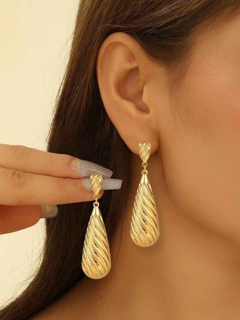 Pendientes de gota de agua de lujo de alta gama con borlas sencillas y joyas exageradas_voghion.com