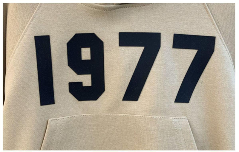 Koreanische Ausgabe für Kinder, hübsches, modisches, bequemes Kapuzenpullover-Set für Frühling und Herbst 2023, neue Mode von 1977_voghion.com