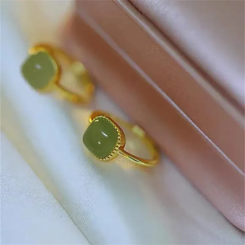 Fashion Green Color for Woman Retro Niche Design High-end Womens Minimalist Rings Adjustable Opening Index Finger Ring_voghion.com