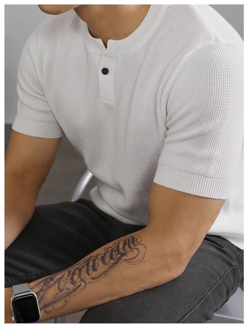 Herrenbekleidung Muster Textur Lässiges T-Shirt mit einfachem Kragen Einfarbig Locker Vielseitiger Kurzarmpullover_voghion.com