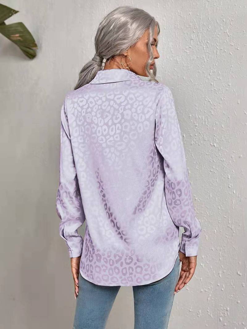 Camicia da donna a maniche lunghe con colletto aperto e bottoni, modello leopardato, modello 2025, in jacquard_voghion.com