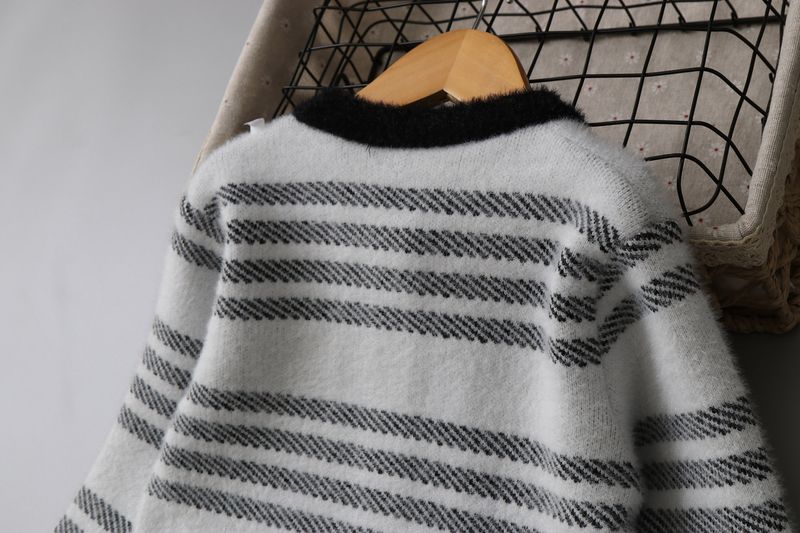 Strickjacke aus Nerzimitat für Mütter und Kinder, weicher Wintermantel mit Stehkragen, gestreiftes Langarmoberteil für große Kinder (120–160 cm) in Weiß/Schwarz/Grau/Pink_voghion.com