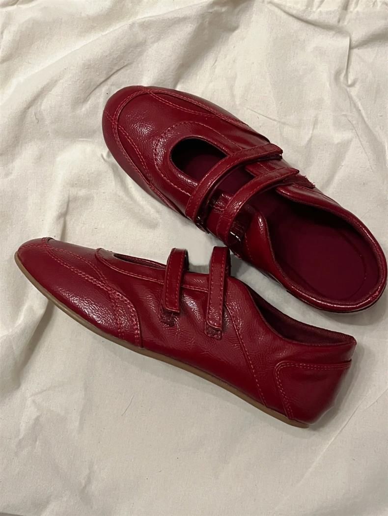 Lässige Damen-Sneakers, multifunktionaler Stil, Mary Jane-Leder, rote flache Einzelschuhe, modisch, vielseitig_voghion.com