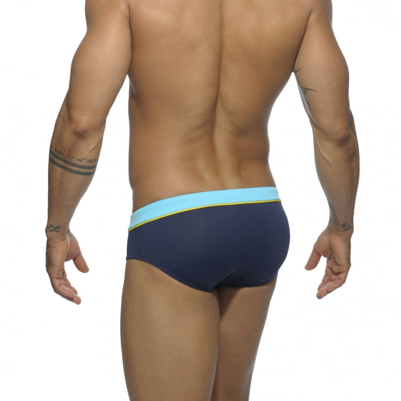 UXH Men's New Sexy Side Stripe Sports Fashion Triangle Swim Trunks Solid Color Close-fitting Nylon Fitness Swimming_voghion.com
