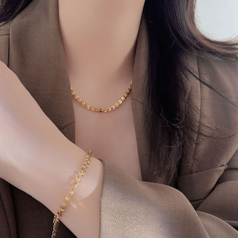 Halskette aus Titanstahl – Phönixschwanz-Design (klassischer und vielseitiger Damenschmuck, Geschenk für die Freundin)_voghion.com