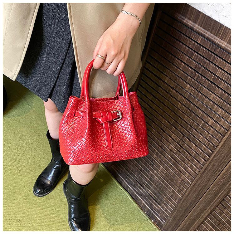 Borsa a mano con motivo intrecciato di alta qualità per donna, piccola borsa tote dal design di nicchia, nuova borsa a tracolla versatile alla moda 2025_voghion.com