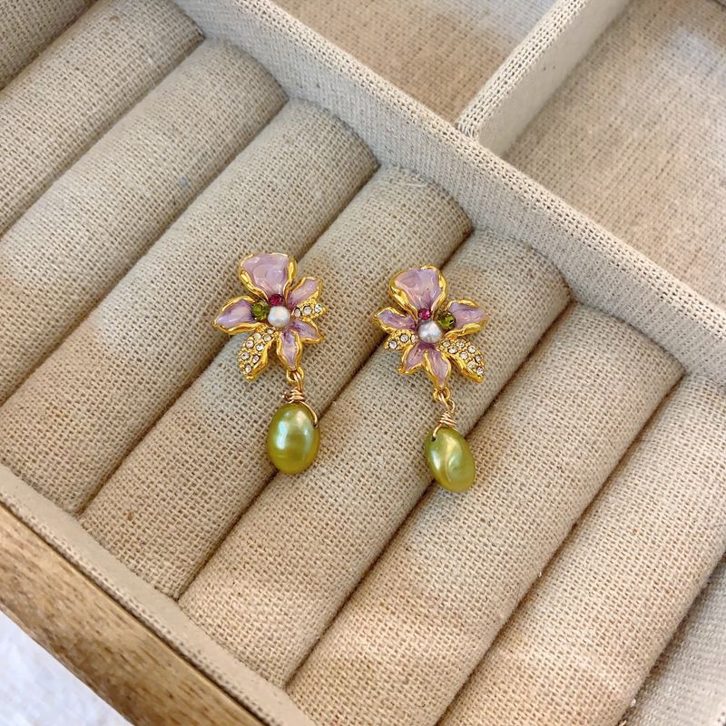 Women's Jewelry Small Fresh Retro Lily Of The Valley Pearl Earrings Unique Design Exquisite Flower Earrings Elegant Temperament Forest Earrings_voghion.com