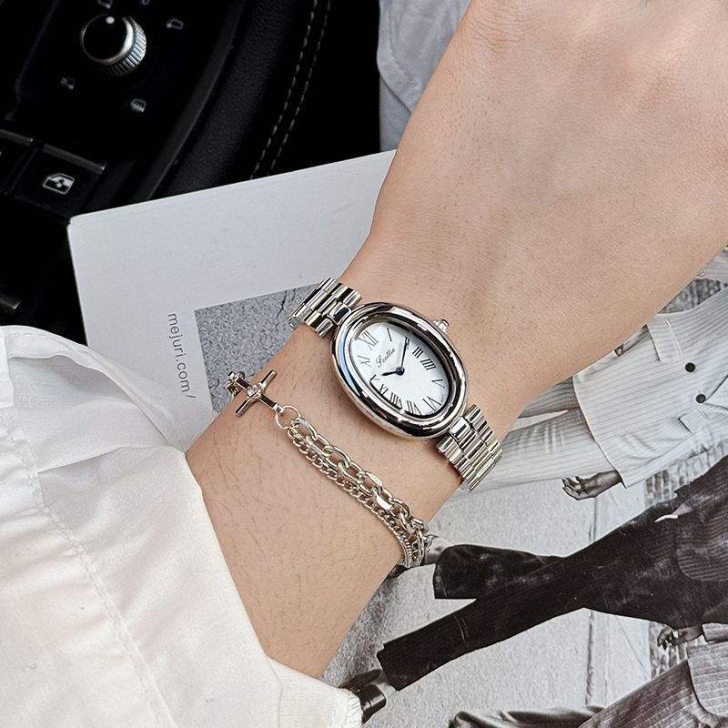 Orologio da donna piccolo in oro con quadrante ovale Scottie Gaudí, al quarzo, impermeabile, 9780 Live_voghion.com