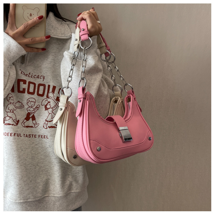 Retro Textur Mode kleine Tasche weiblich 2023 Frühling und Sommer Nischendesign Halbmondtasche lässig Pendeln All-Match Umhängetasche_voghion.com