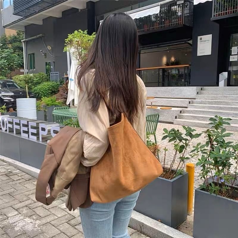 Sac seau à bandoulière simple en daim à blocs de couleurs, version coréenne automne-hiver 2025, grande capacité, à main, sous les aisselles, pour femmes_voghion.com