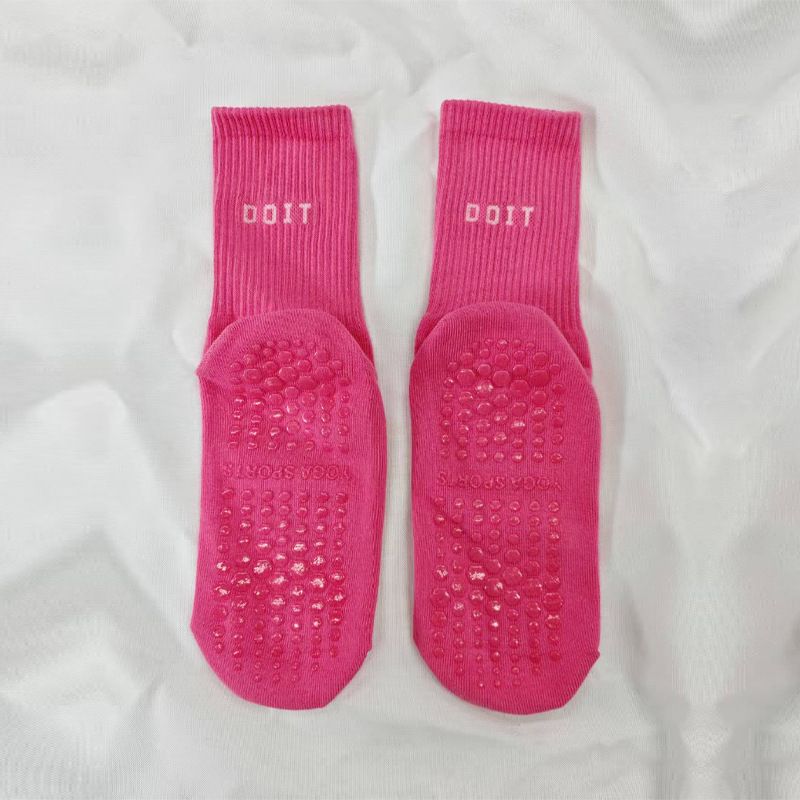 Surge Yoga For Women Indoor Fitness Mid-Calf Sports Anti-Pilling Jump Exercise Silicone Non-Slip Floor Pilates Socks_voghion.com