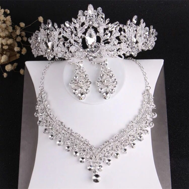Conjunto de tres piezas de corona de joyería nupcial de gama alta europea y americana, collar de tiara de Boda de Princesa atmosférico con cuentas a mano_voghion.com