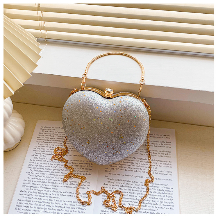 2024 Nuova borsa da donna alla moda e alla moda per la festa serale con tracolla a catena a forma di cuore con tracolla singola_voghion.com