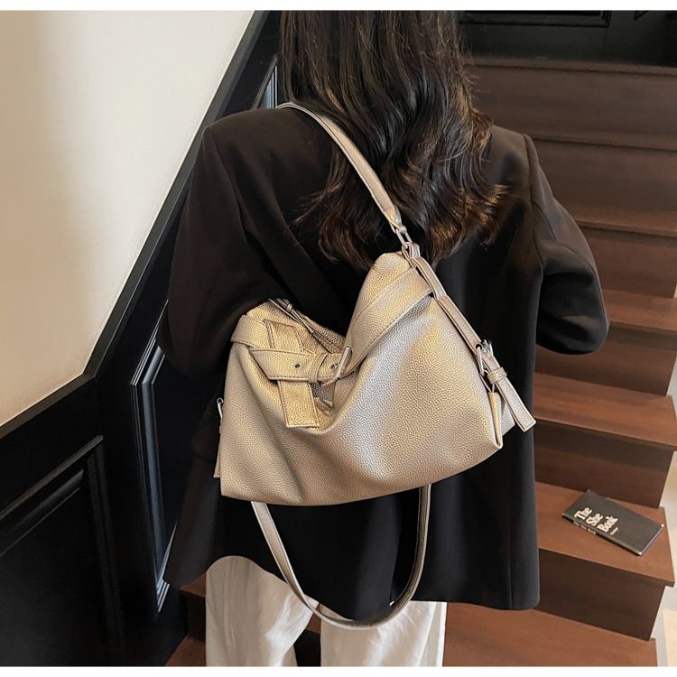 Sac fourre-tout tendance pour femme, grande capacité, en PU souple, avec fermeture éclair, pour un usage quotidien, disponible en noir, beige, marron et argent._voghion.com
