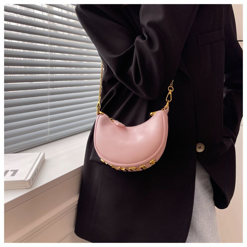 2023 Spring New Street Fashion All-match Casual Personality Sweet Single Shoulder Messenger Women's Wholesale Chain Bag_voghion.com