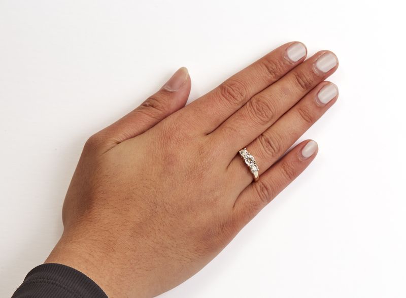10K Yellow Gold 1/2 Cttw Miracle Set Round Diamond Three Stone Illusion Plate Ring (I-J Color, I2-I3 Clarity)_voghion.com