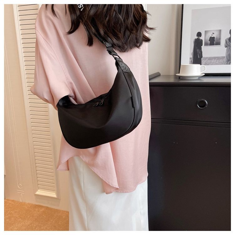 Borsa in tessuto di nylon da donna, borsa a tracolla semplice con motivo a mezzaluna, borsa a tracolla per coppia, borsa a tracolla per sport e tempo libero_voghion.com
