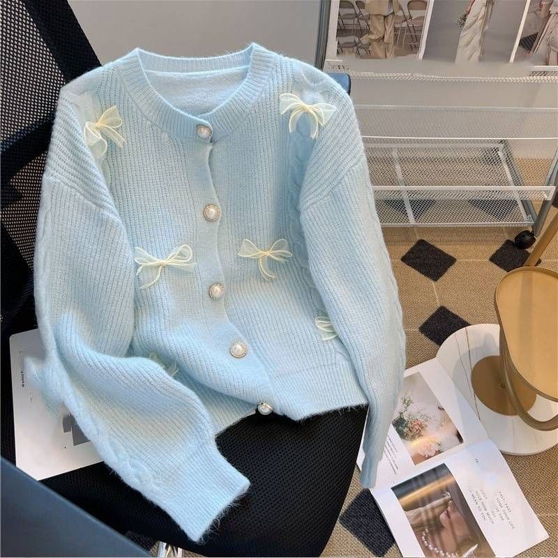 Damenbekleidung Süße Strickjacke mit Schleife für Damen im Frühherbst, hochwertiger weicher Wachspullover, schicke Strickjacke mit Perlenknöpfen im koreanischen Stil_voghion.com