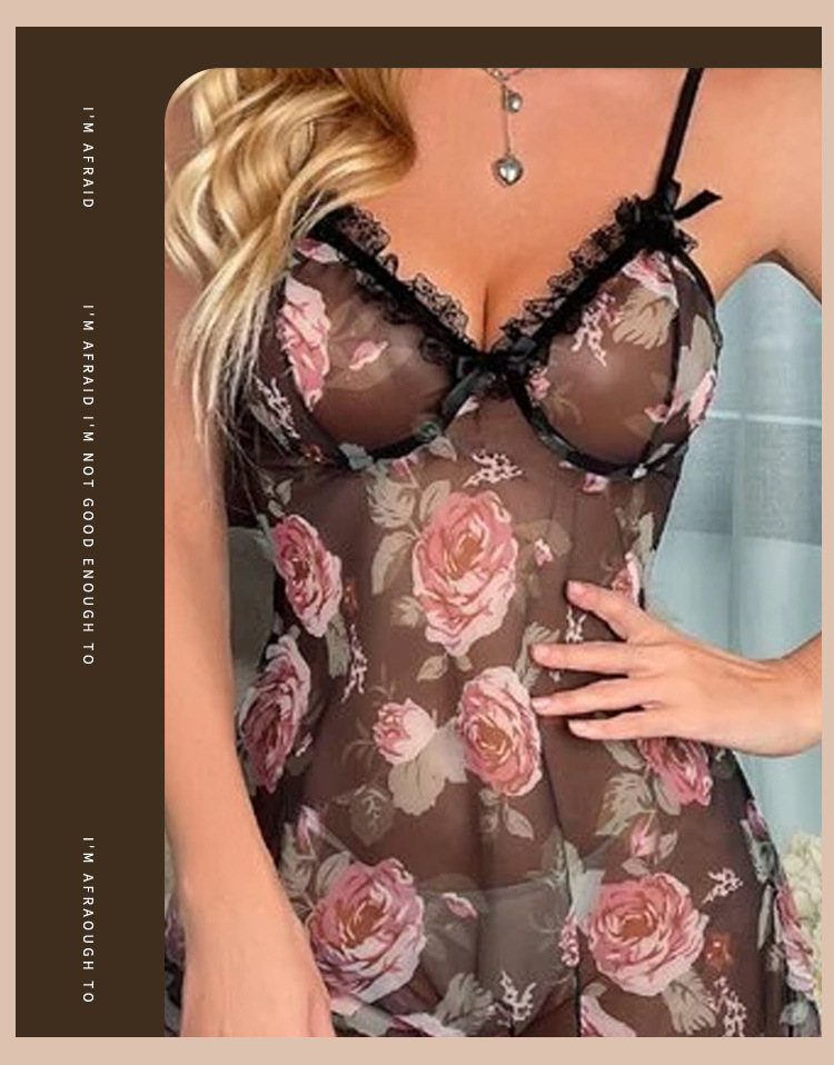 pigiama trasparente con lingerie sexy in pizzo floreale con reggicalze_voghion.com