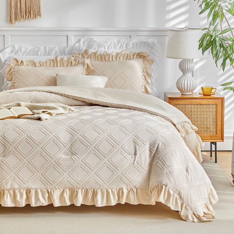 Rautengetuftetes Rüschen-Bettwäscheset – leichte 3-teilige Mikrofaser-Bettwäsche mit floralem Stichdesign, Ganzjahreskomfort_voghion.com
