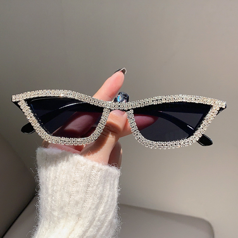 Retro Disco Full Rhinestones Cat Eye Sunglasses Vintage Triangle Frame Fashion Personality Party Sunglasses Sun Shade_voghion.com