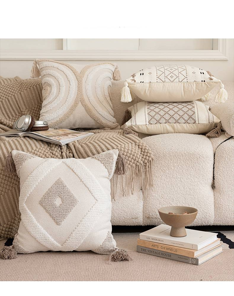Set di federe per cuscini con nappe e trapuntatura moderne - Design con ritagli geometrici neri e frange intrecciate, cuscino per divano 45x45 cm (miscela di policotone)_voghion.com
