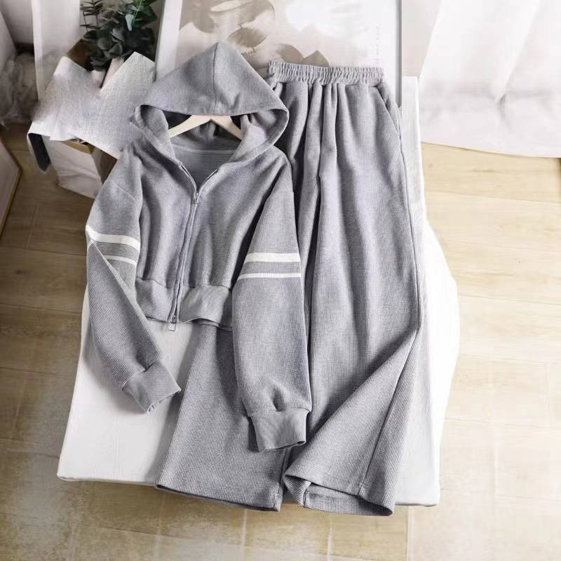 Abbigliamento da donna alla moda e anti-età, tuta sportiva piccola, felpa con cappuccio slim con pantaloni a gamba larga, tuta casual a due pezzi_voghion.com