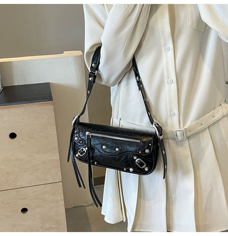 Séiss Cool Hot Girl Motorrad 2024 Summer Neie Stil Ënneraarm Hand Grip Muster Handtasche Personaliséiert Niet Schëllertasche_voghion.com