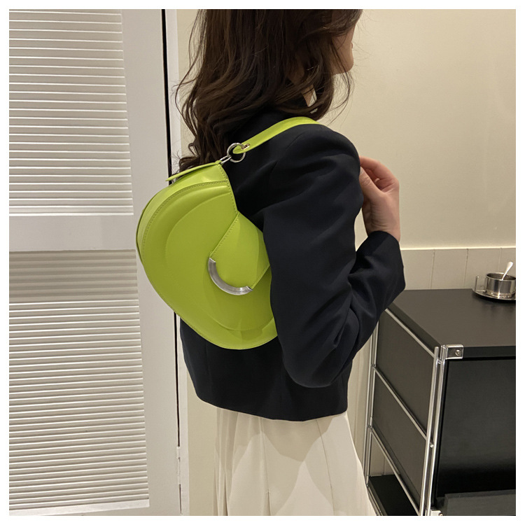 Borsa semplice per ascelle di nicchia Borsa casual a mezzaluna popolare 2023 Nuova borsa estiva Borsa a tracolla di tendenza della moda da donna_voghion.com