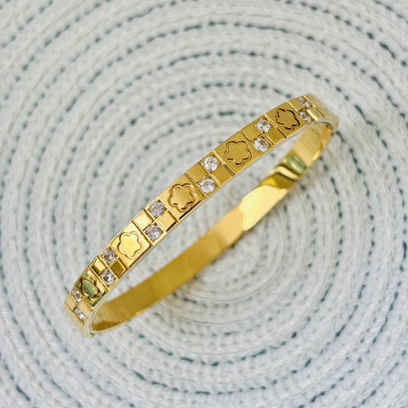 Sieradenset voor dames, modieus, gegalvaniseerd titaniumstaal, groene zirkonia, groot merk, diamant, schaakbordontwerp, armband, stapelarmband_voghion.com