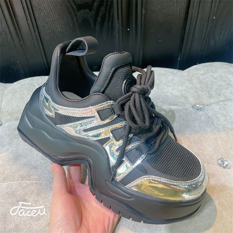 Scarpe casual da donna con punta tonda e lacci, con suola spessa, con aumento di altezza, autunno inverno 2025, nuove_voghion.com