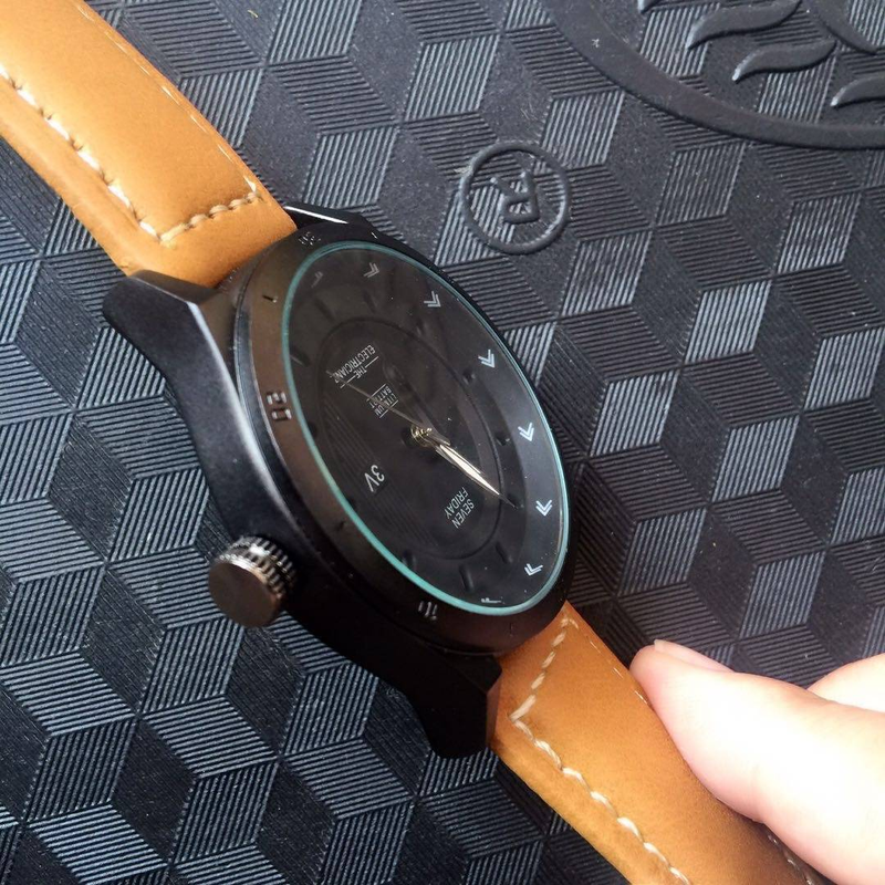 Modernt mode, utsökt hantverk, enkel urtavla med ren färg, mjukt klockarmband, diskret lyx, exklusiv kvartsklocka för män_voghion.com