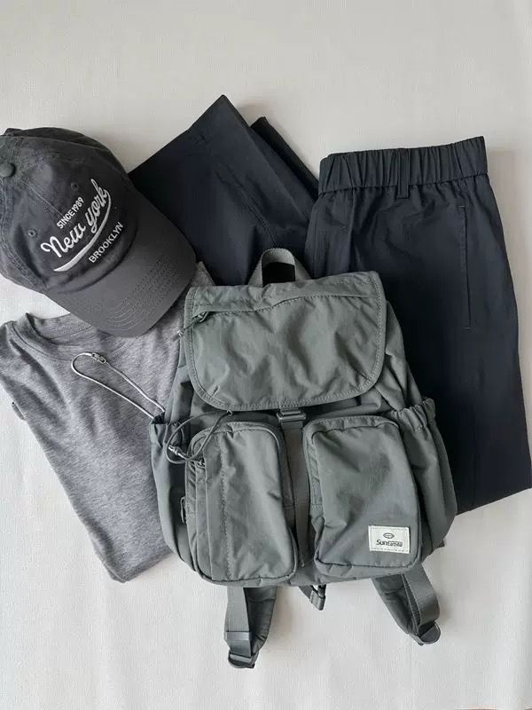 24fw South Korea Blogger Parachute ~ Lu Same Fabric Super Light Minimalist Can Hold Casual Outdoor Backpack_voghion.com