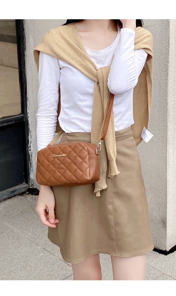 Damentaschen Modetaschen für Weihnachten Neue Kette Umhängetasche Einteilige Großhandelsversion Version Bestickte kleine quadratische Tasche_voghion.com
