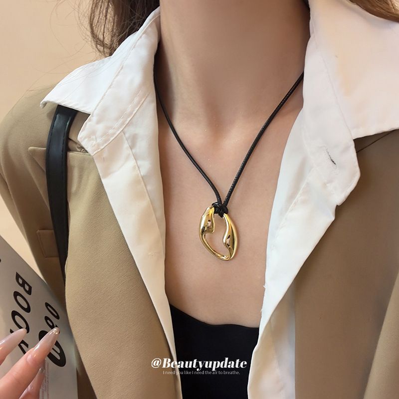 Nuova collana con ciondolo ovale irregolare dal design semplice, catena per clavicola, accessorio elegante e di alta qualità per le donne._voghion.com
