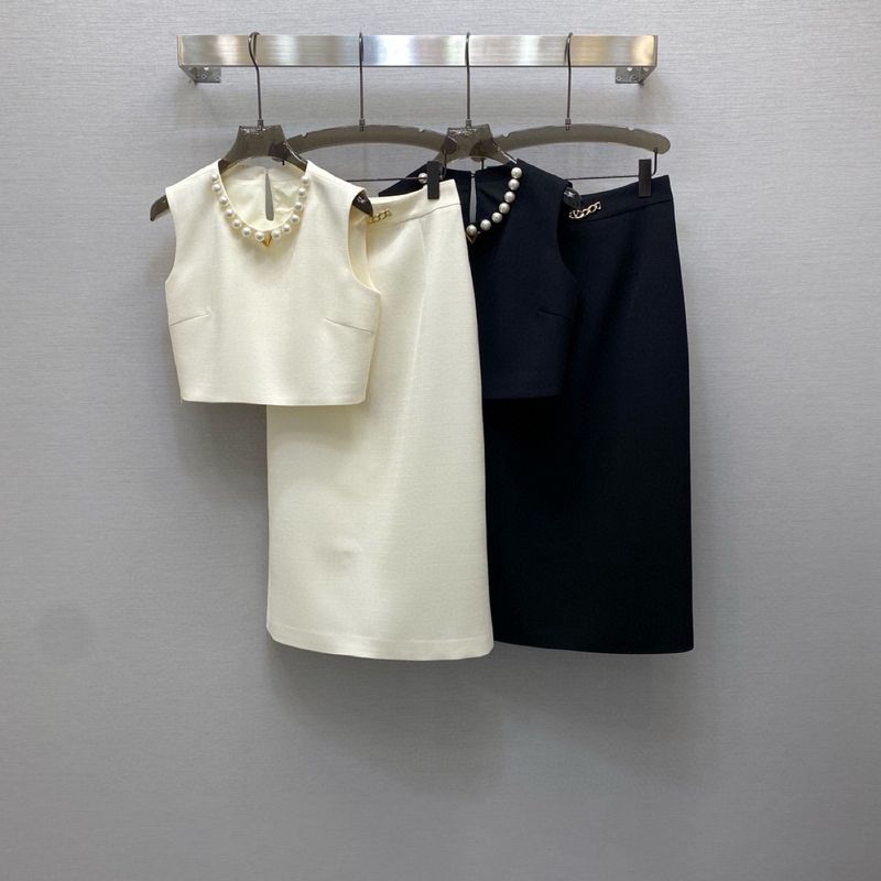 Ensemble deux pièces haut court sans manches et jupe abricot, nouvelle collection tendance haut de gamme 25SS_voghion.com